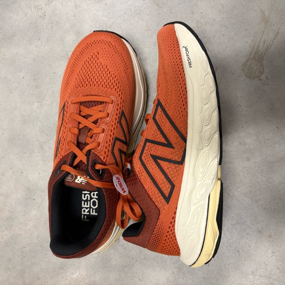 New Balance Men's 860 - Picture 2 of 6